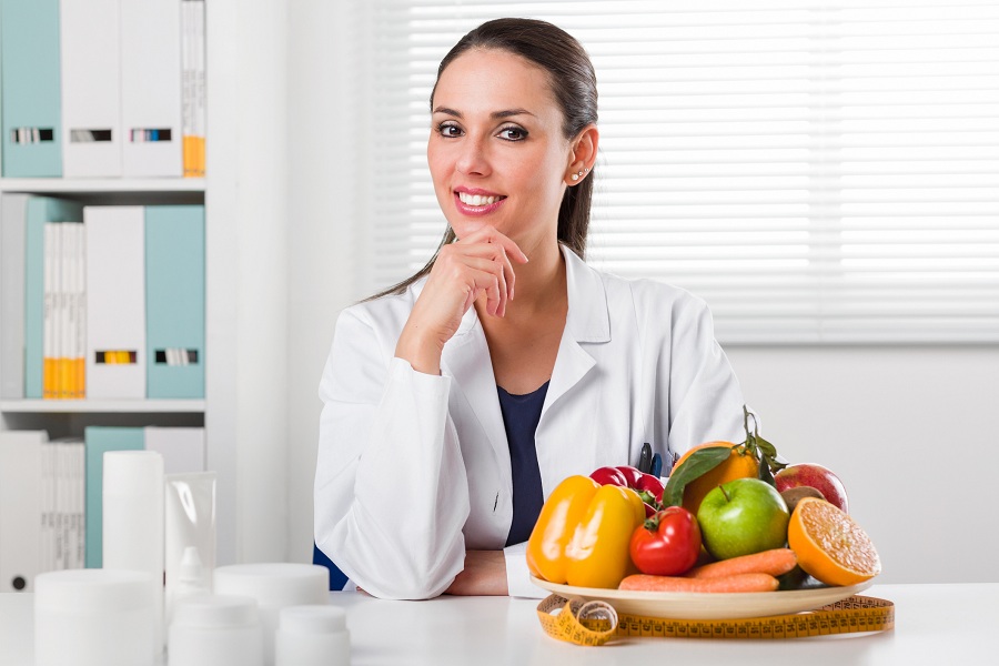 How Can a Holistic Nutritionist Help You?